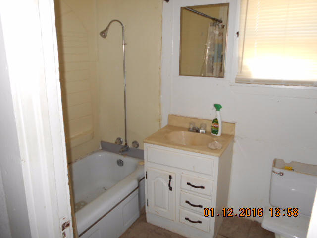 417 N Linwood Ave, Cushing, OK 74023