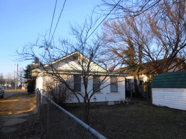 901 E Oak St, Cushing, OK 74023