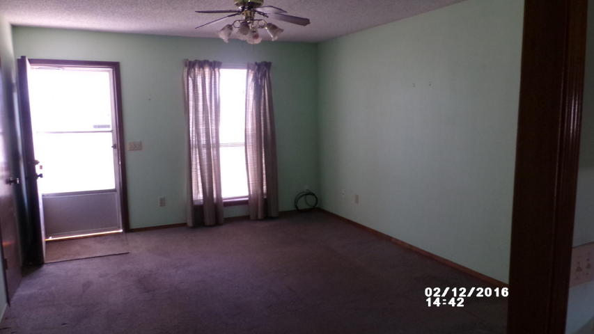 208 E 9th PL, Cushing, OK 74023