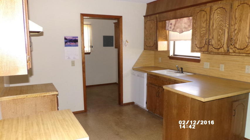 208 E 9th PL, Cushing, OK 74023