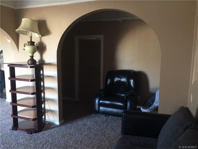 1215 N Front Street, Dewey, OK 74029