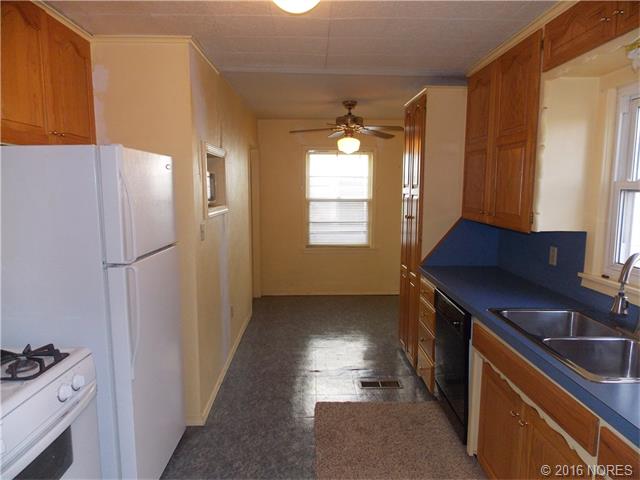 808 N Ross Avenue, Dewey, OK 74029