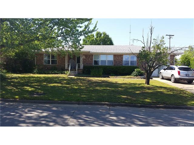 100 Greenbrier Circle, Mannford, OK 74044