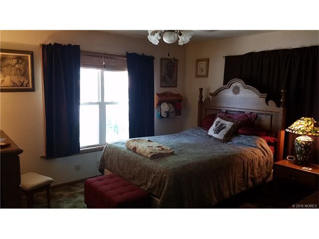 100 Greenbrier Circle, Mannford, OK 74044