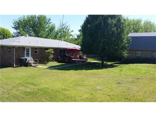 100 Greenbrier Circle, Mannford, OK 74044