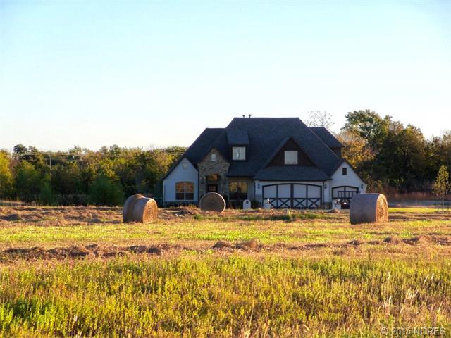 2086 E 174th Place, Mounds, OK 74047