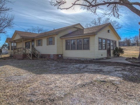 244 E 15th Street, Mounds, OK 74047