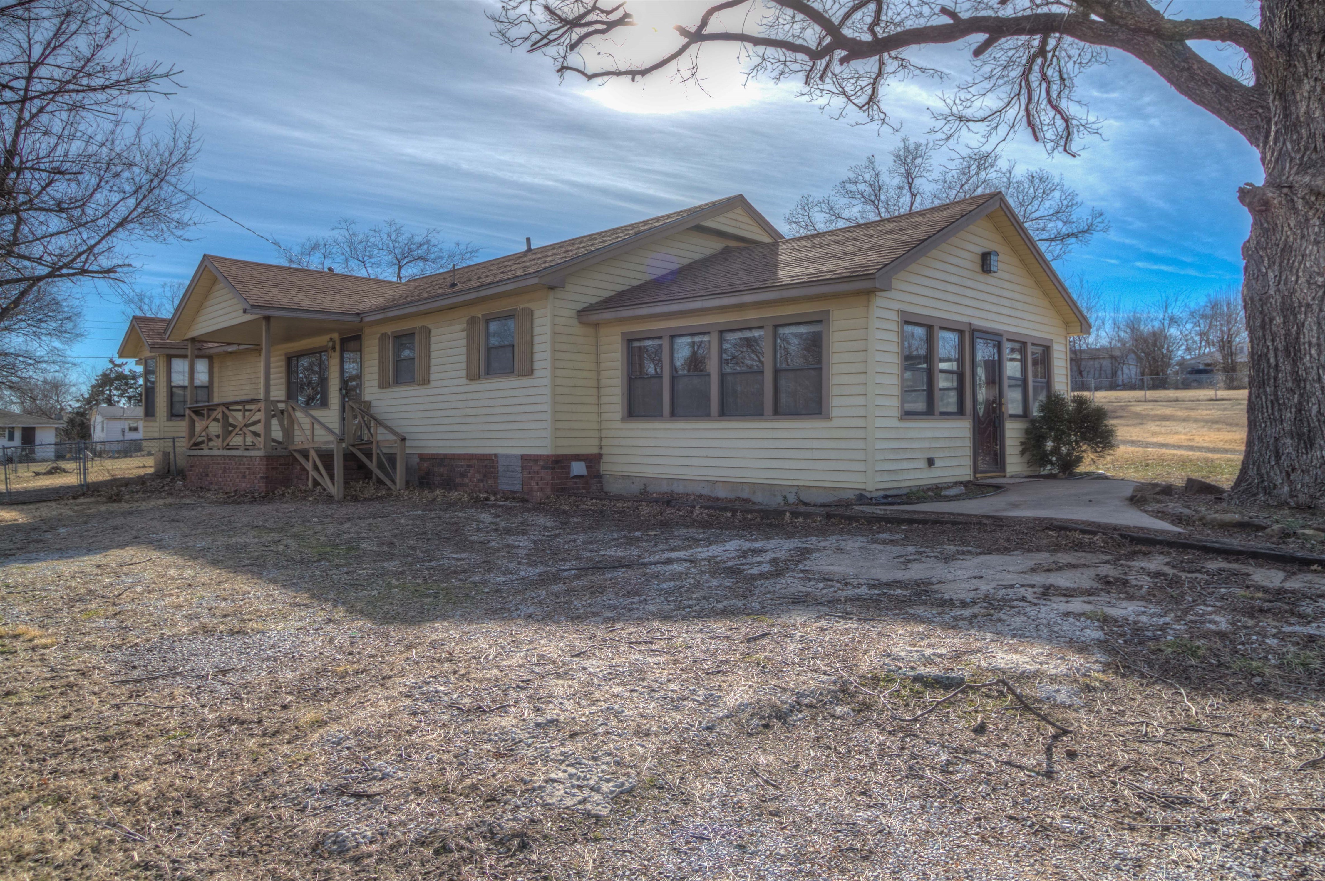 244 E 15th Street, Mounds, OK 74047