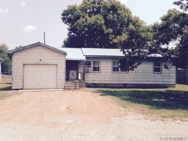 521 S Oak Street, Nowata, OK 74048
