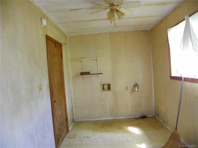 521 S Oak Street, Nowata, OK 74048