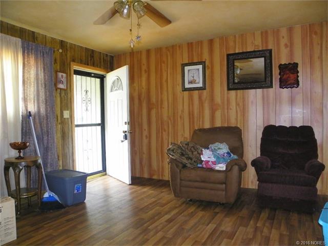 521 S Oak Street, Nowata, OK 74048