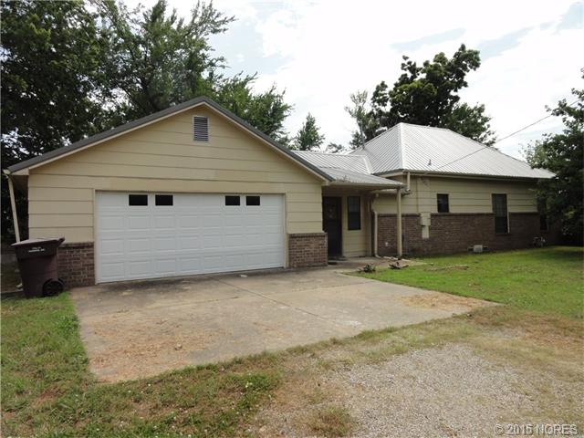 405 S Cedar Street, Nowata, OK 74048