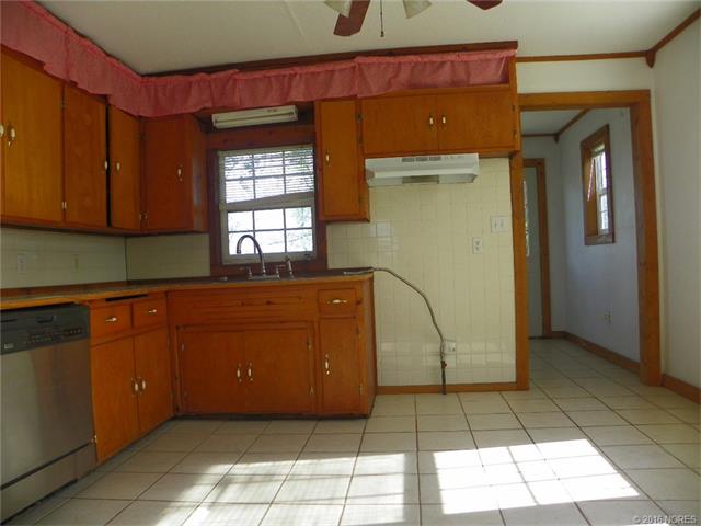 236 Vinita Road, Nowata, OK 74048