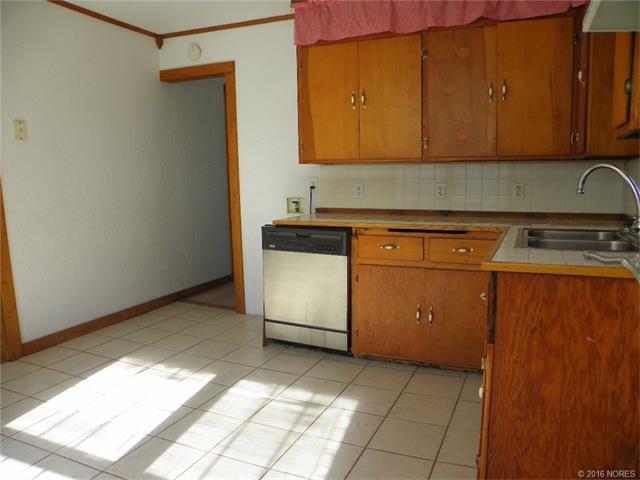 236 Vinita Road, Nowata, OK 74048