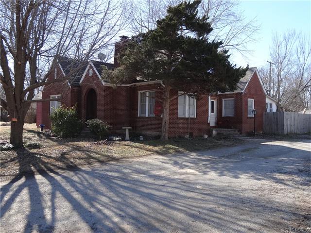 622 S Maple Street, Nowata, OK 74048