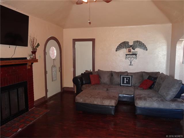 622 S Maple Street, Nowata, OK 74048