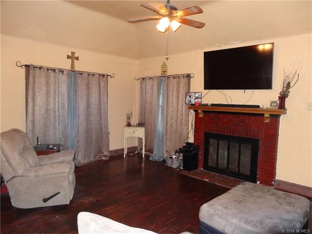 622 S Maple Street, Nowata, OK 74048