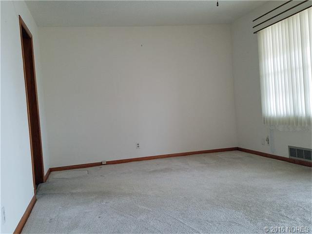 515 W Ironman Street, Nowata, OK 74048