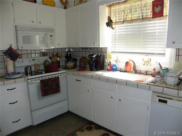 340 N Pine Street, Nowata, OK 74048