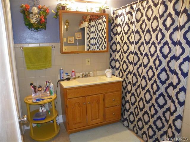 340 N Pine Street, Nowata, OK 74048