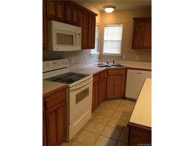 9802 N 99th East Court, Owasso, OK 74055