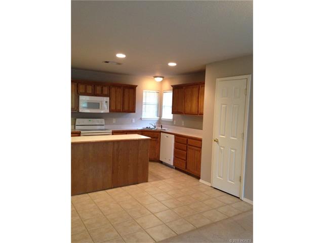 9802 N 99th East Court, Owasso, OK 74055
