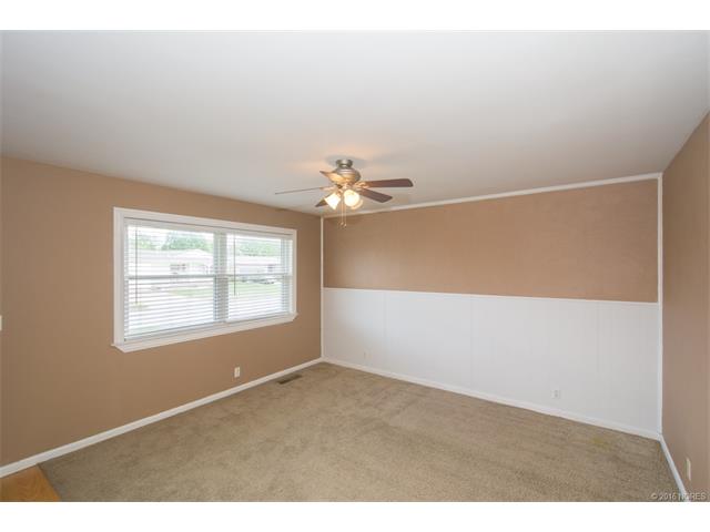 810 N Elm Street, Owasso, OK 74055