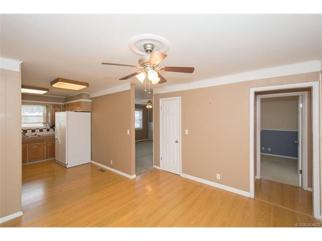 810 N Elm Street, Owasso, OK 74055