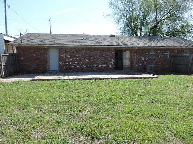 1822 Town & Country DrSand Springs, OK, 74063Tulsa County