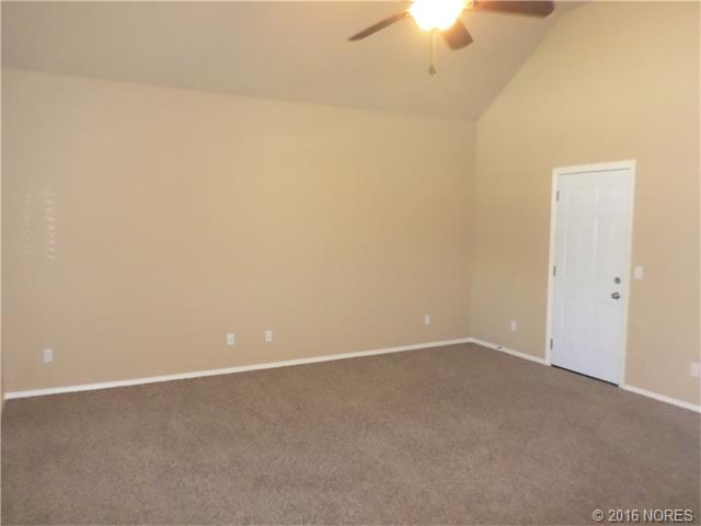 1332 E Lincoln Avenue, Sapulpa, OK 74066