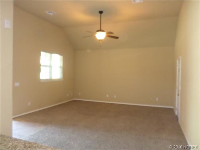 1332 E Lincoln Avenue, Sapulpa, OK 74066