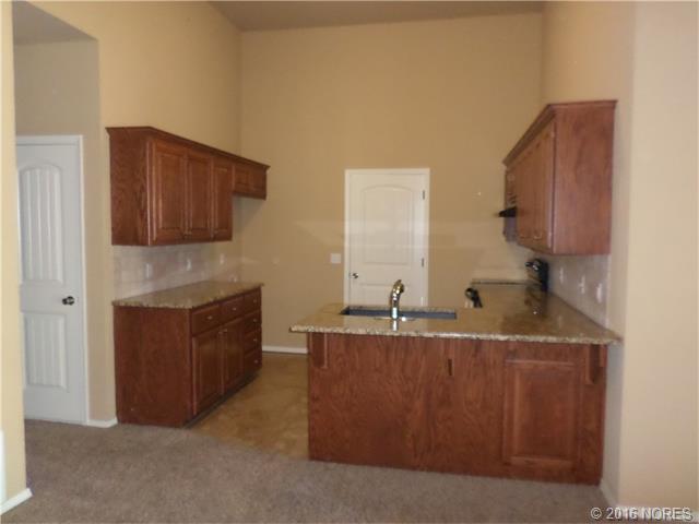 1332 E Lincoln Avenue, Sapulpa, OK 74066