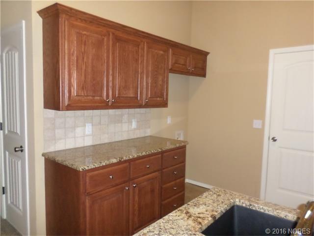 1332 E Lincoln Avenue, Sapulpa, OK 74066