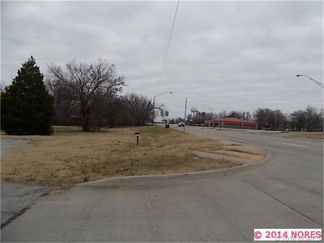904 N 9th Street, Sapulpa, OK 74066