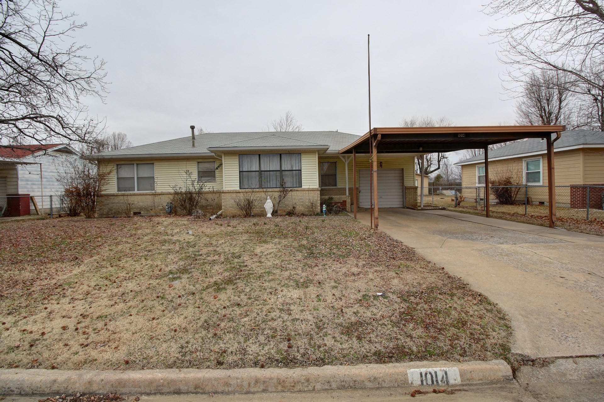 1014 S Russell Street, Skiatook, OK 74070