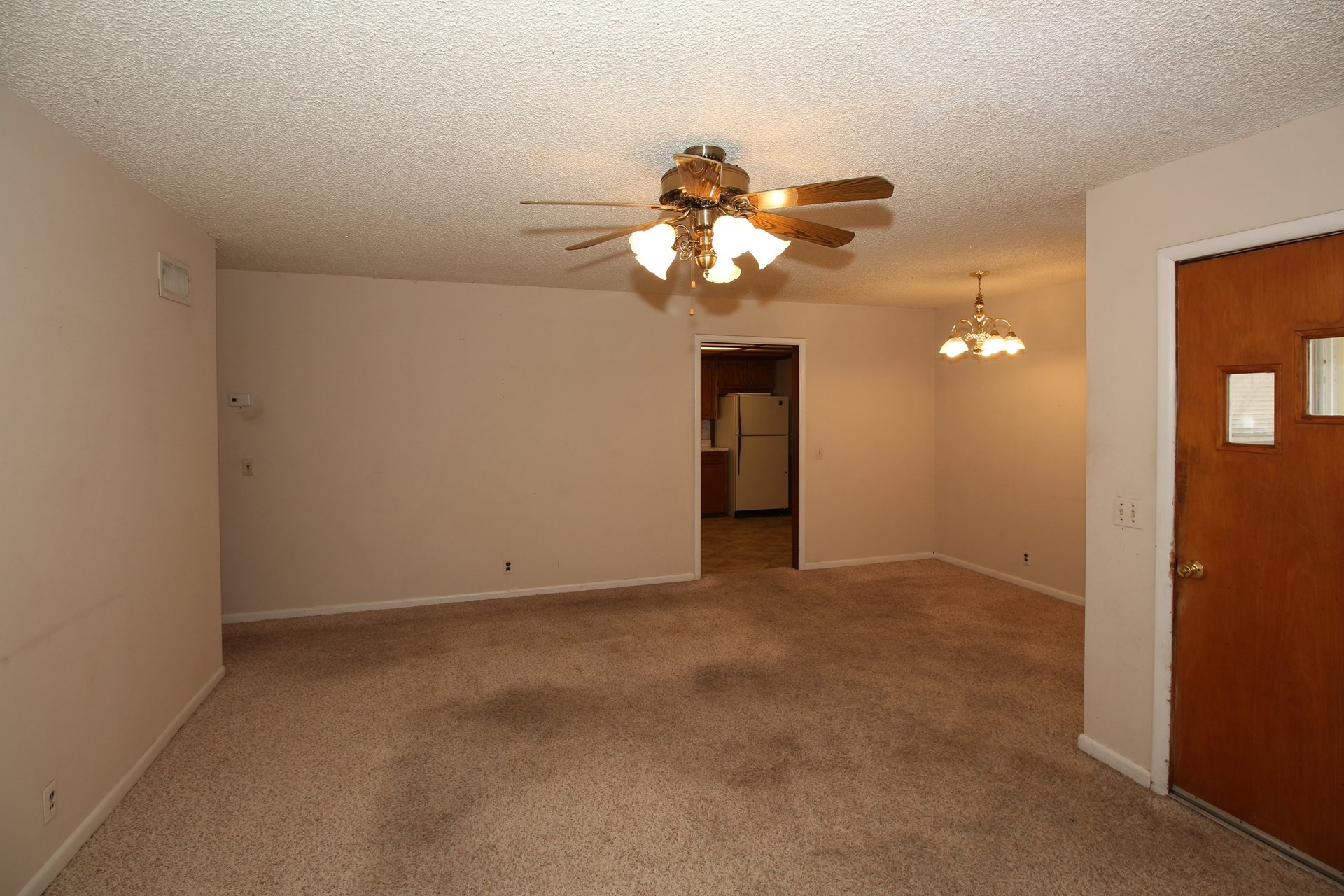 1014 S Russell Street, Skiatook, OK 74070