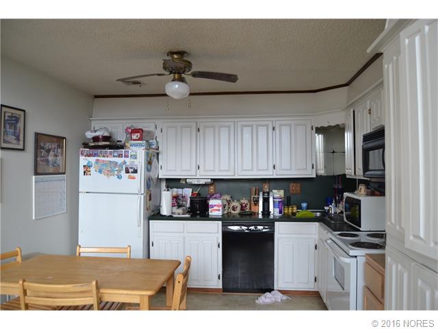 200 W Oak Street, Skiatook, OK 74070