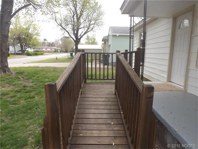 814 S Russell Street, Skiatook, OK 74070