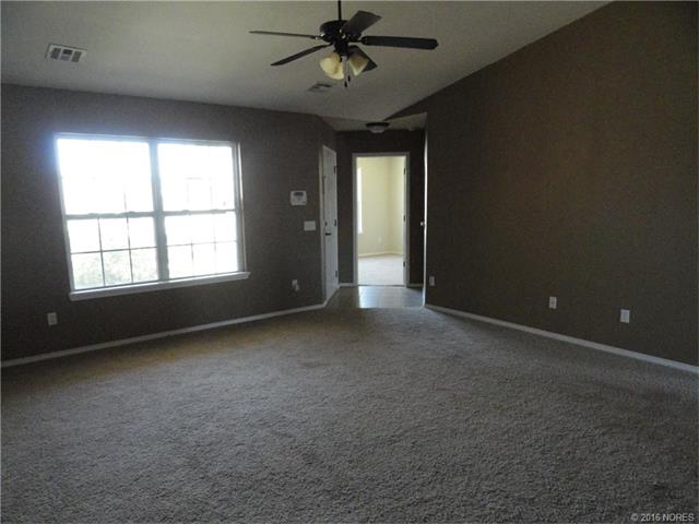 1613 W 5th Street, Skiatook, OK 74070