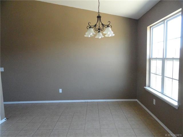 1613 W 5th Street, Skiatook, OK 74070