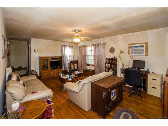 403 W 7th Street, So Coffeyville, OK 74072