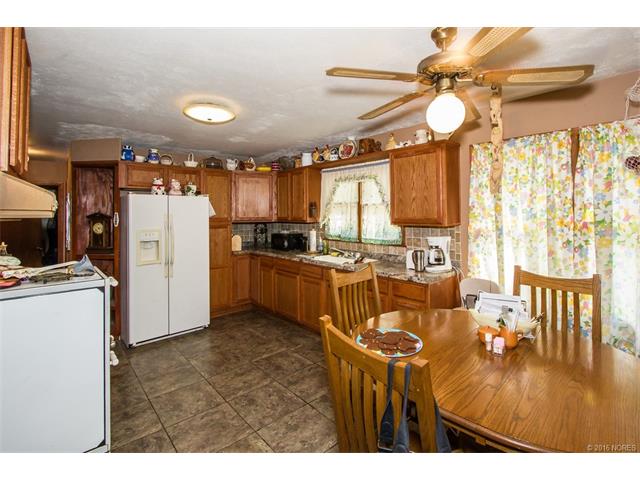 403 W 7th Street, So Coffeyville, OK 74072
