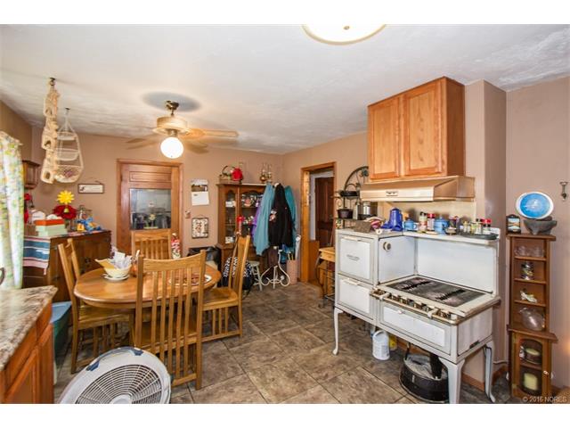 403 W 7th Street, So Coffeyville, OK 74072