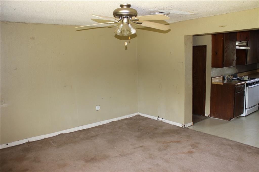 905 S 4th Avenue, Stroud, OK 74079