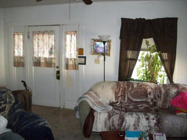 420 N 'E' St, Yale, OK 74085