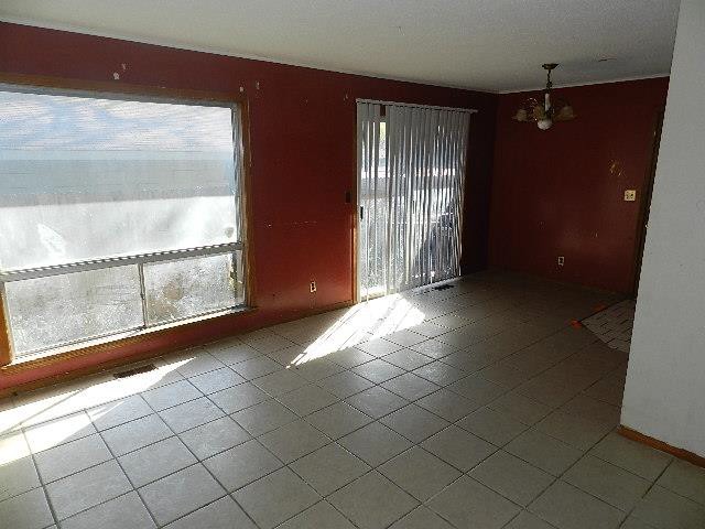 6043 S Rockford AveTulsa, OK, 74105Tulsa County
