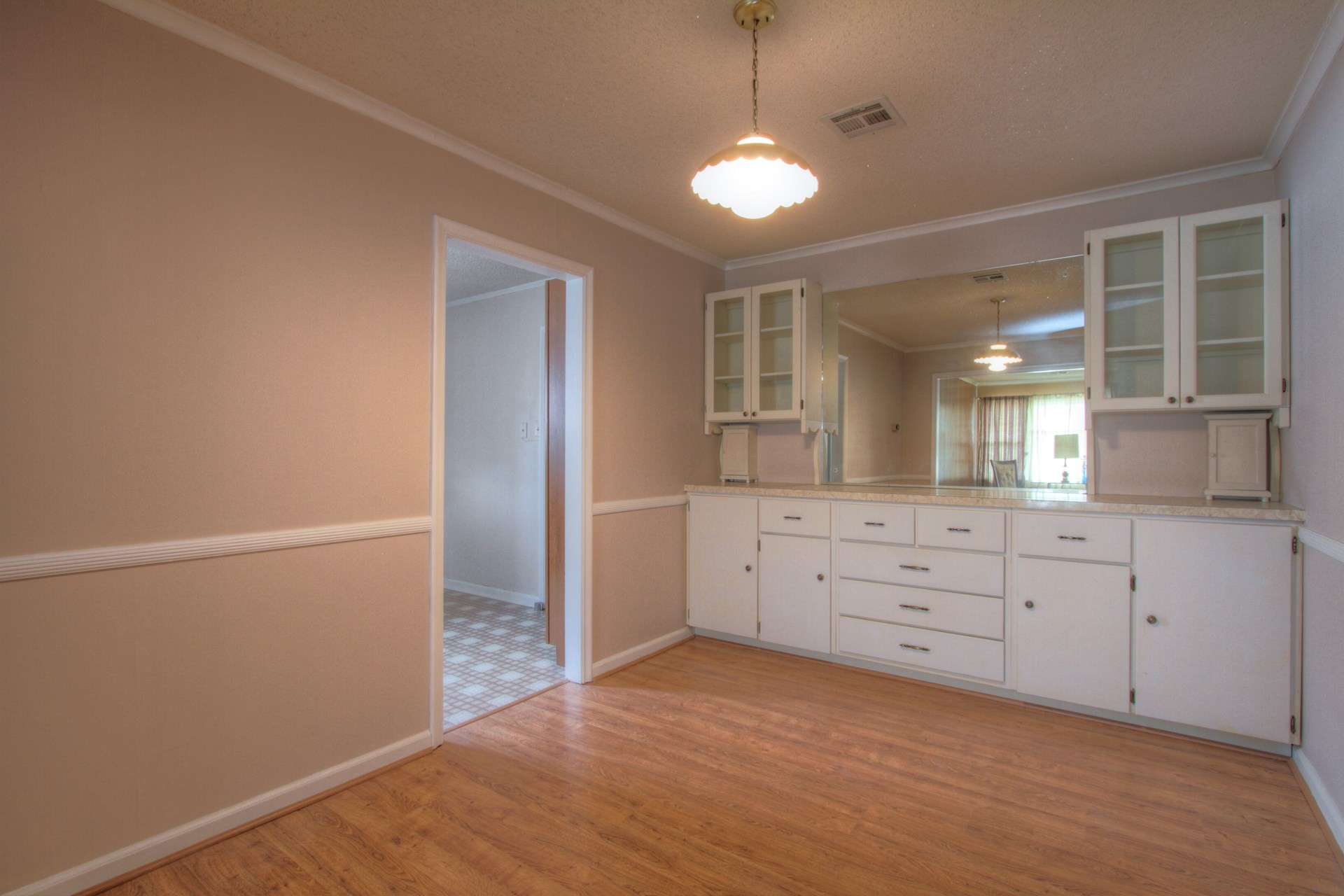 1427 E 52nd Place, Tulsa, OK 74105
