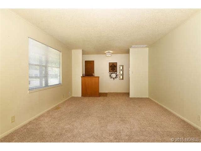 5920 S Utica Avenue, Tulsa, OK 74105