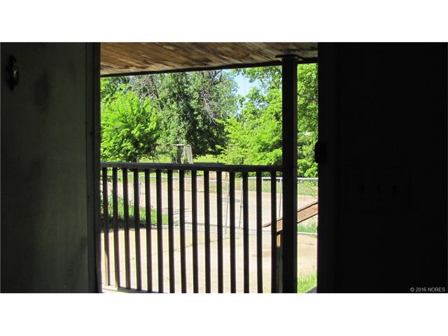 1049 N Madison Avenue, Tulsa, OK 74106