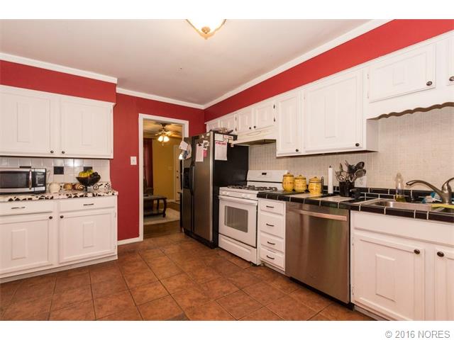 4618 S 31st West Avenue, Tulsa, OK 74107